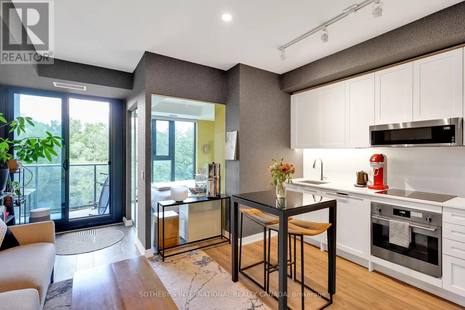 505 - 250 LAWRENCE AVENUE