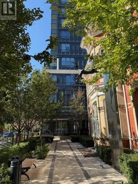 605 - 28 LINDEN STREET