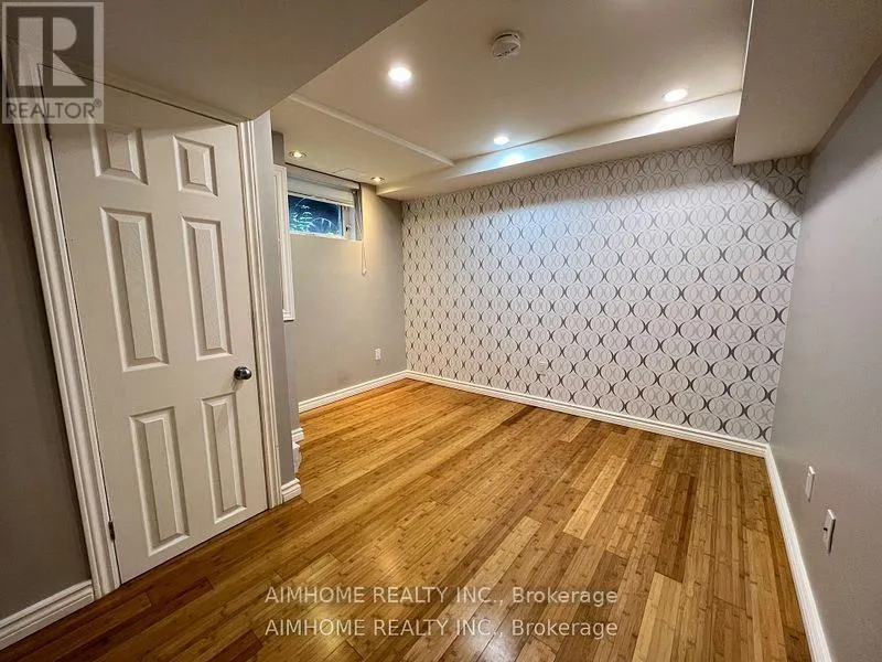 BASEMENT - 125 CHAPLIN CRESCENT
