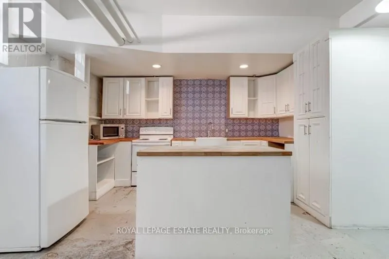 3 - 535 QUEEN STREET E