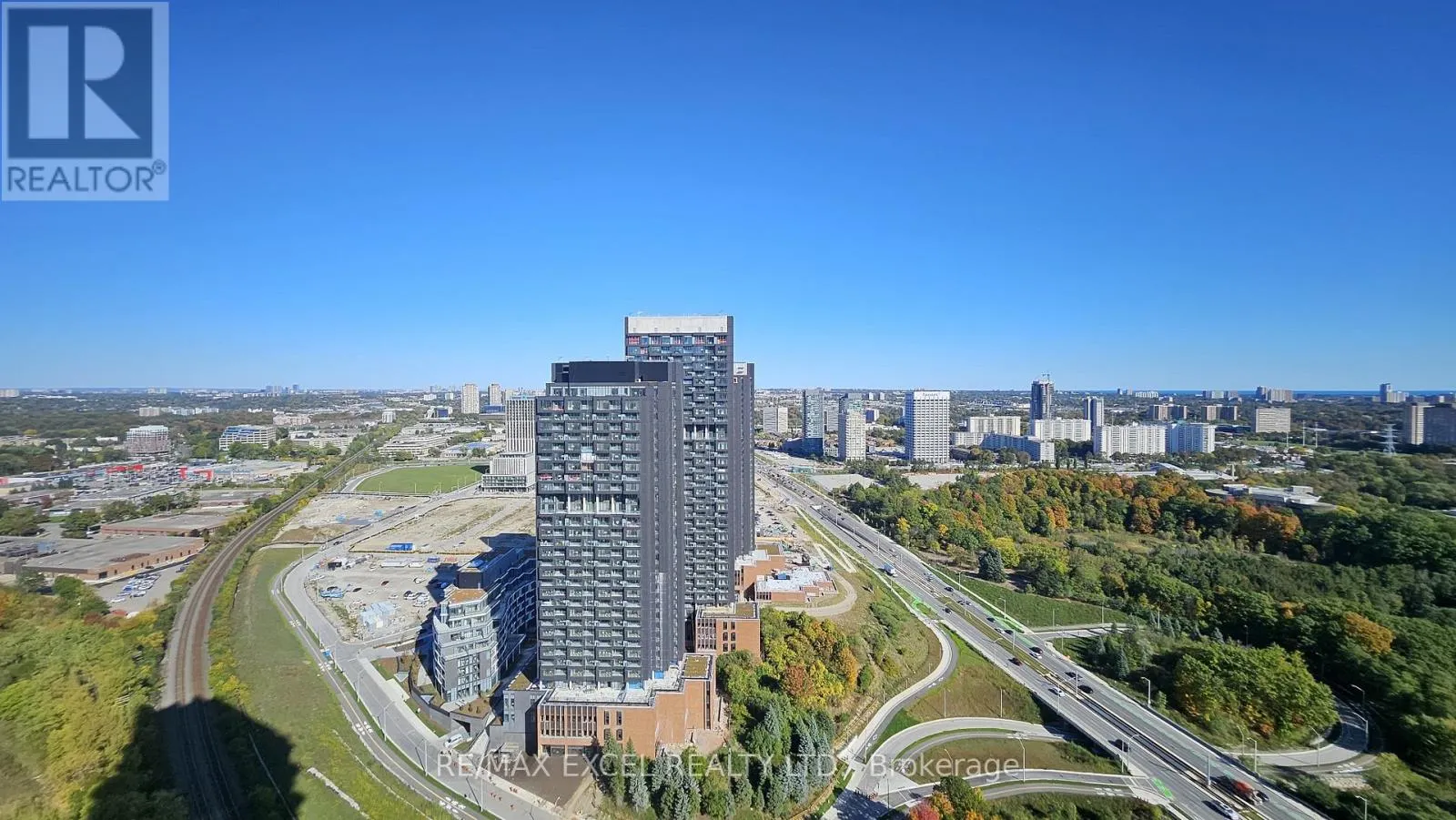 3409 - 30 INN ON THE PARK DRIVE