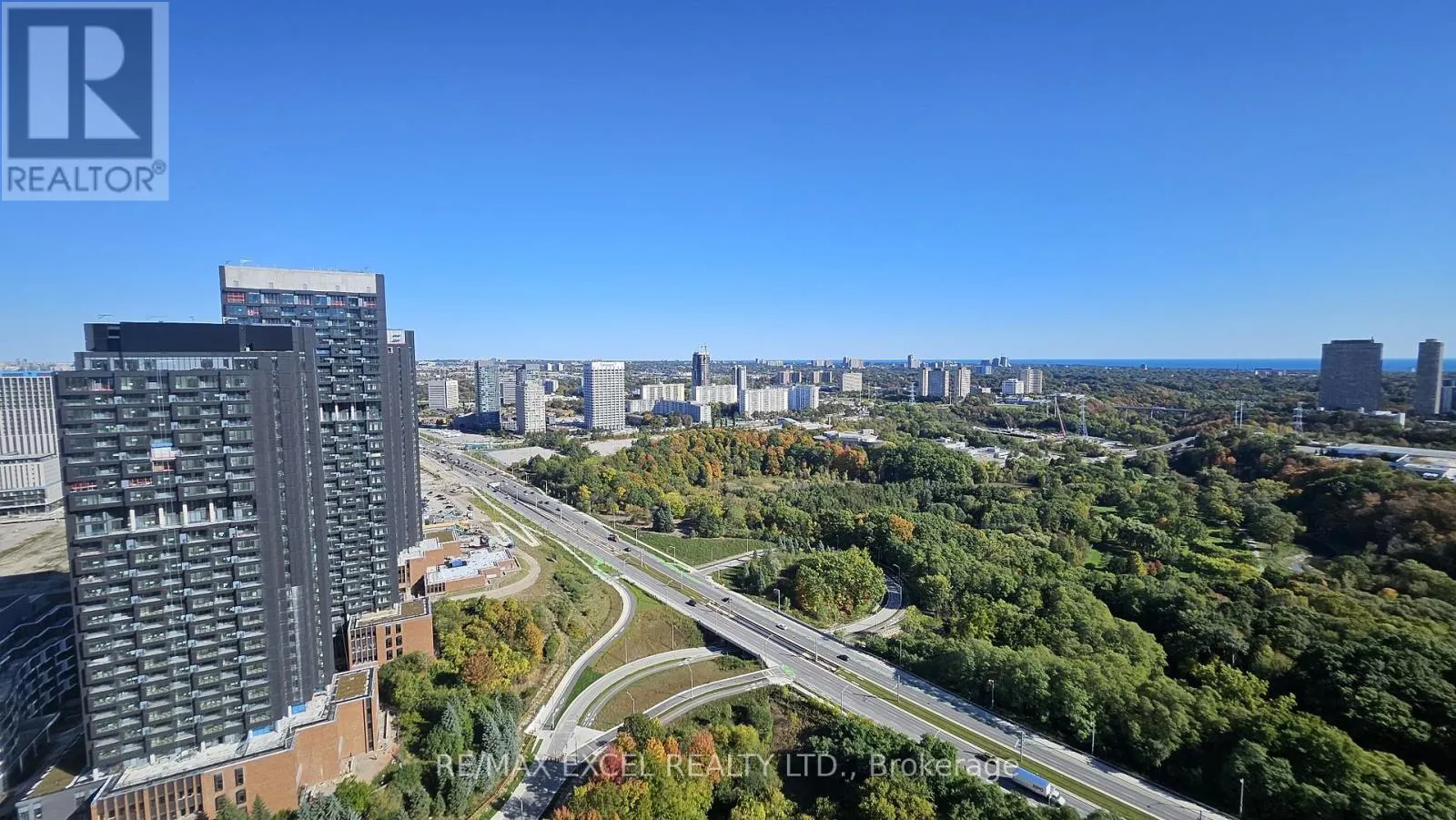 3409 - 30 INN ON THE PARK DRIVE