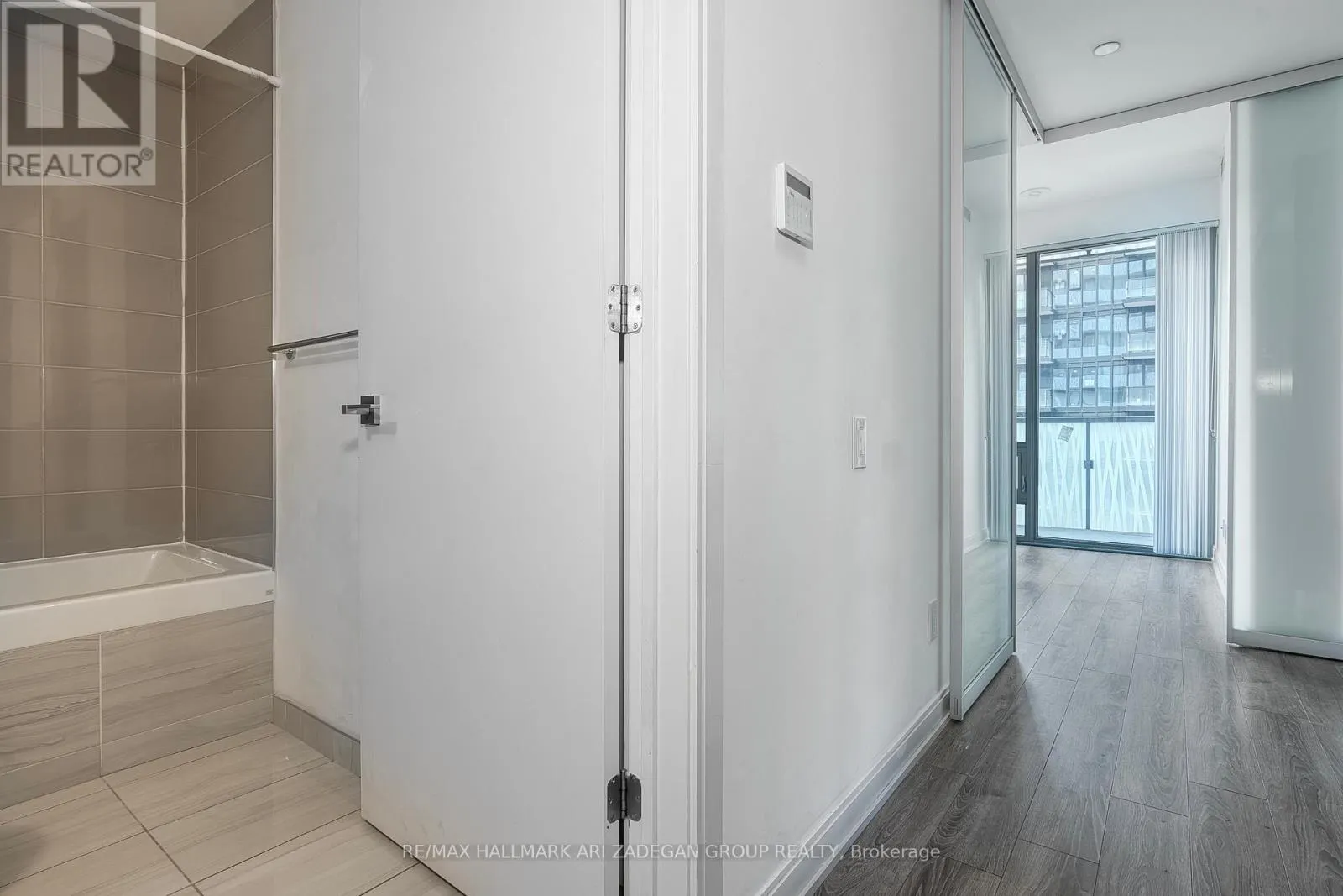 1415 - 50 CHARLES STREET E