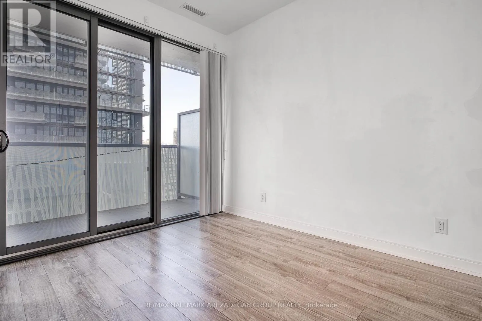 1415 - 50 CHARLES STREET E