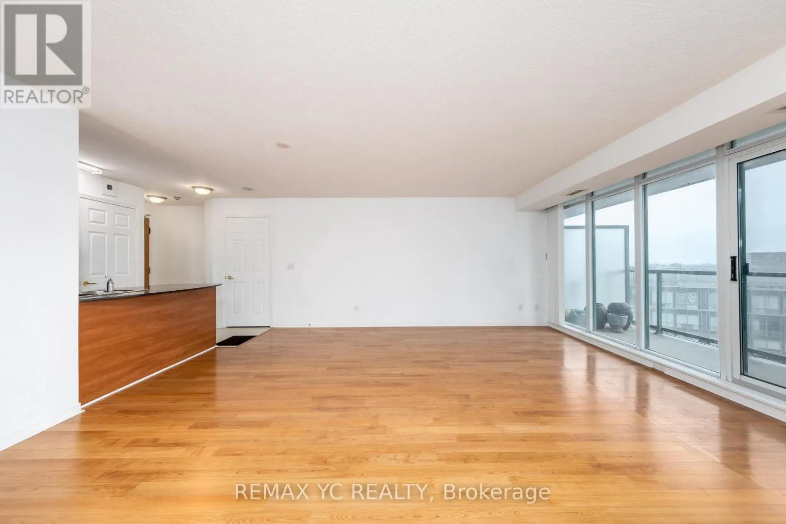 2410 - 5500 YONGE STREET