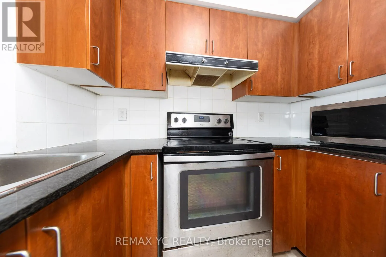 2410 - 5500 YONGE STREET
