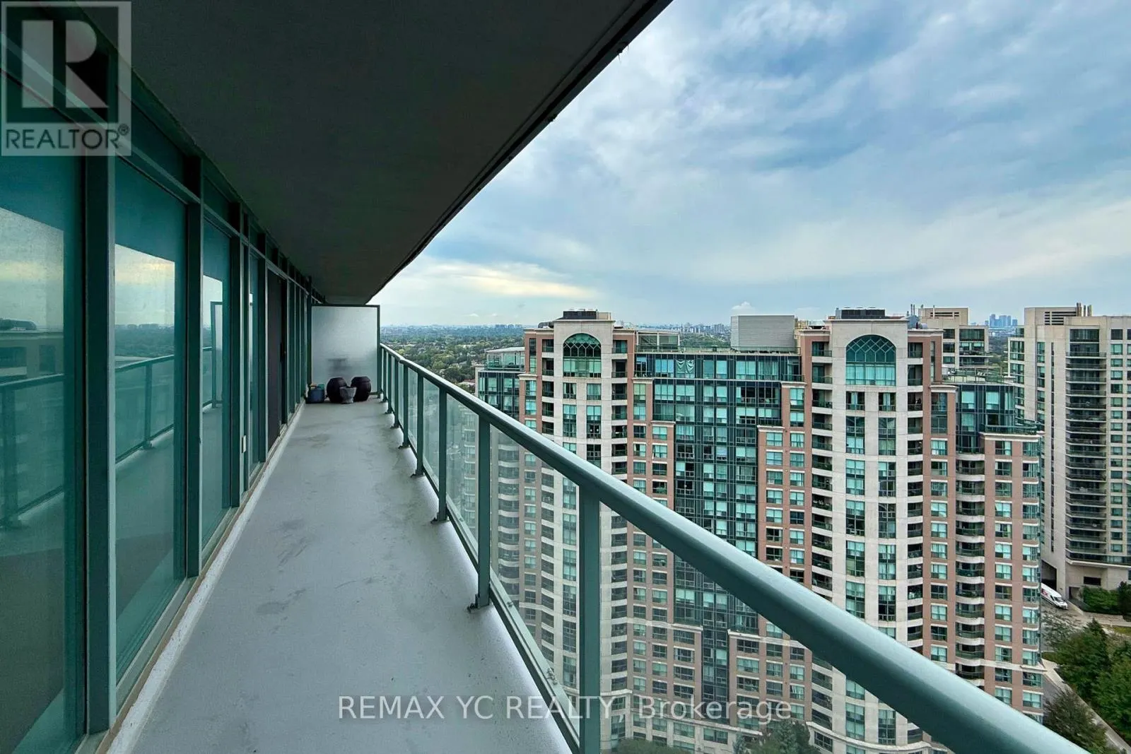2410 - 5500 YONGE STREET