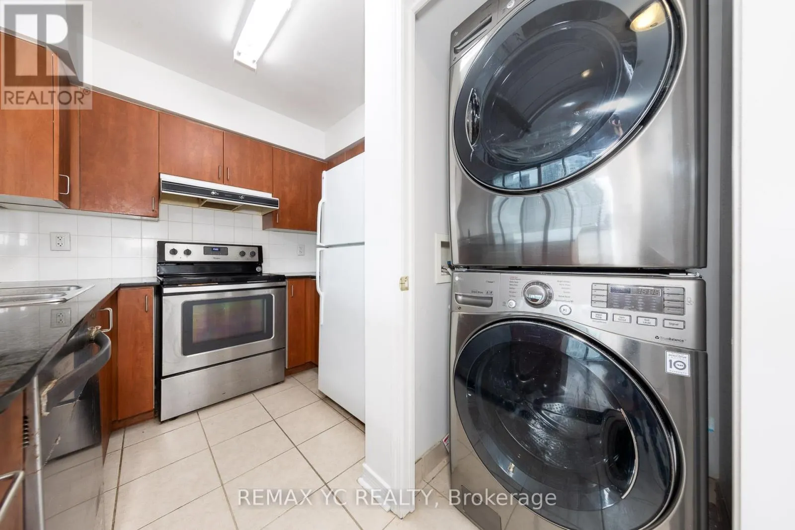 2410 - 5500 YONGE STREET