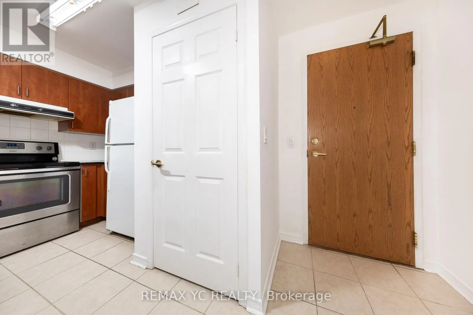 2410 - 5500 YONGE STREET