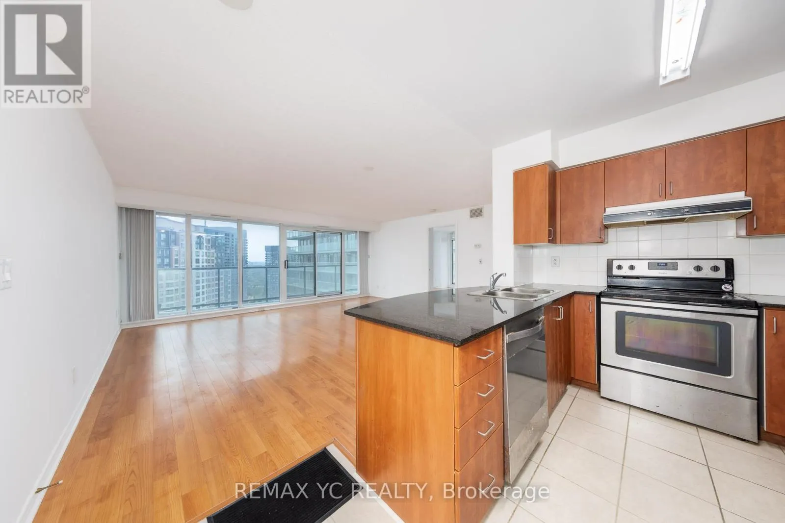 2410 - 5500 YONGE STREET