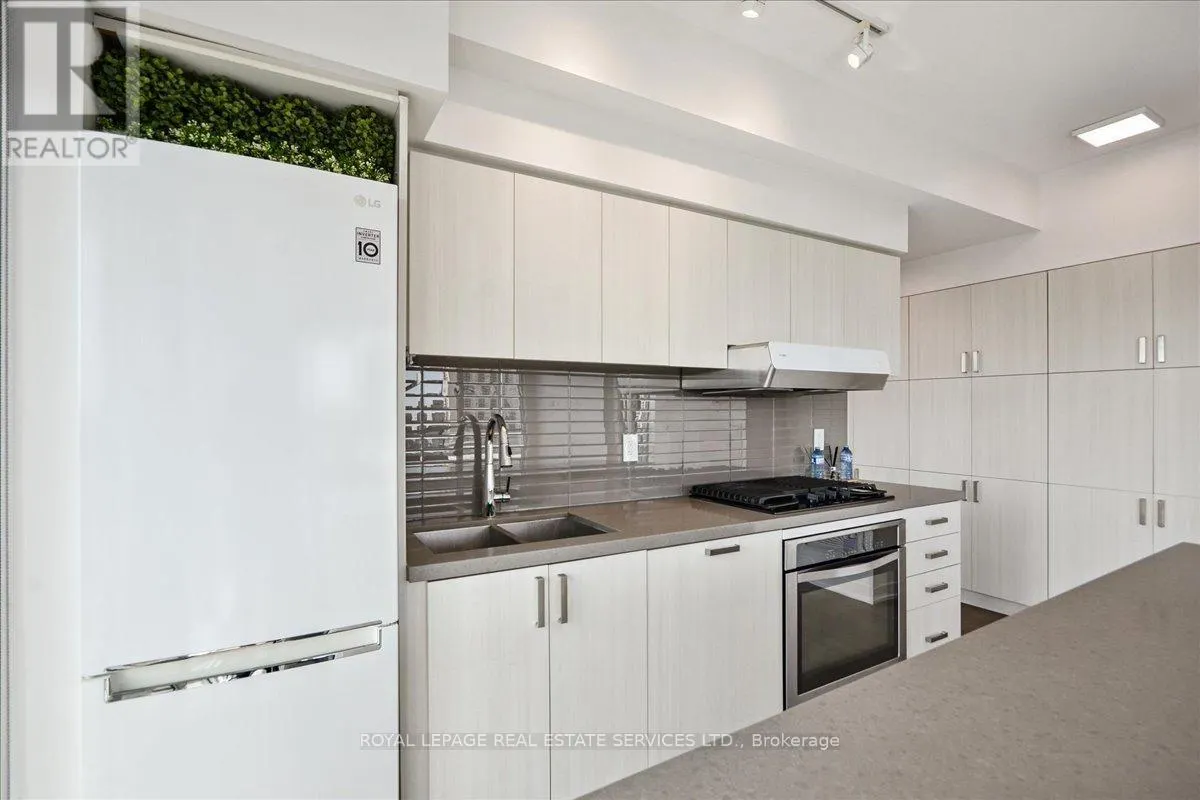 905 - 501 ST CLAIR AVENUE W