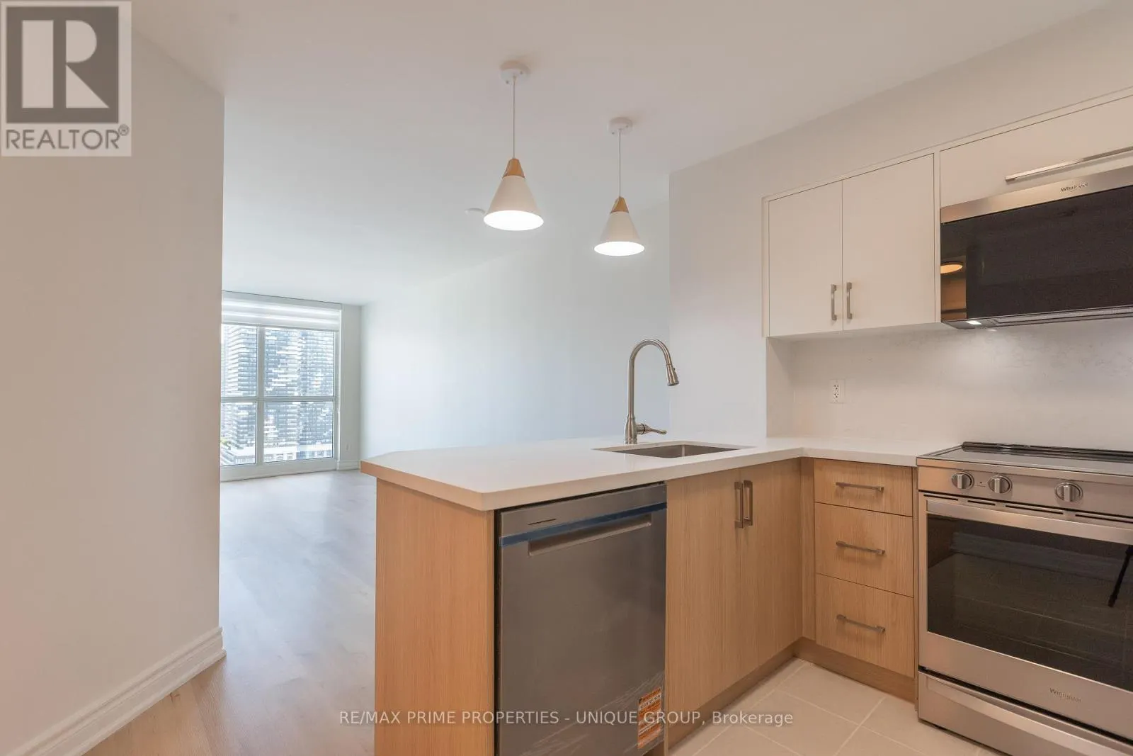 2706 - 18 YONGE STREET