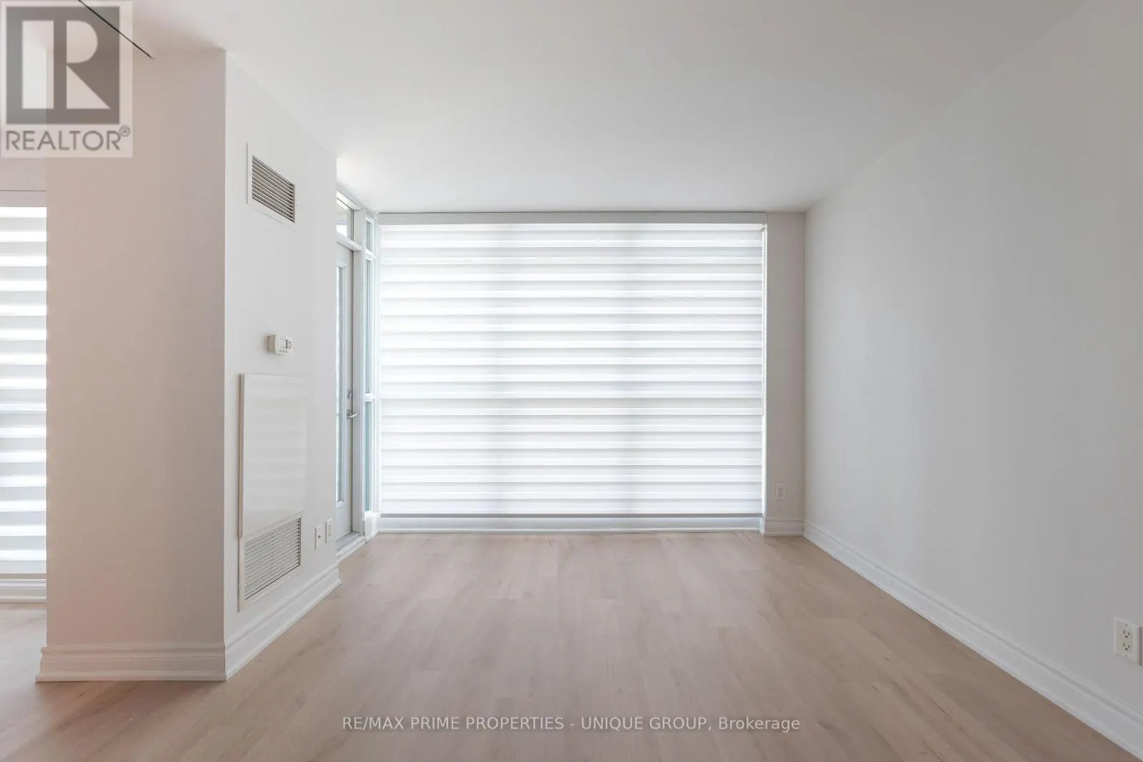 2706 - 18 YONGE STREET