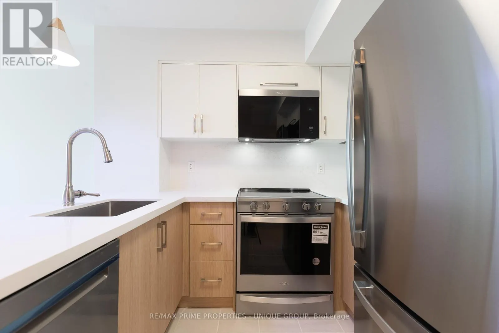 2706 - 18 YONGE STREET