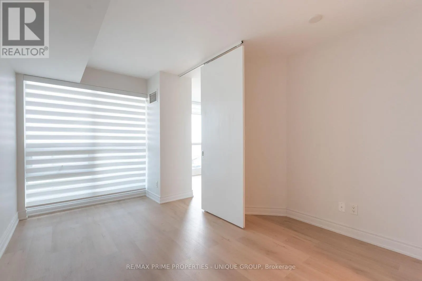 2706 - 18 YONGE STREET