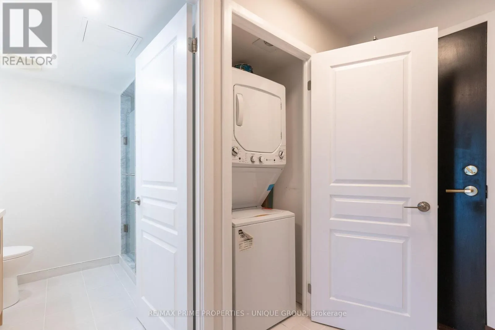 2706 - 18 YONGE STREET