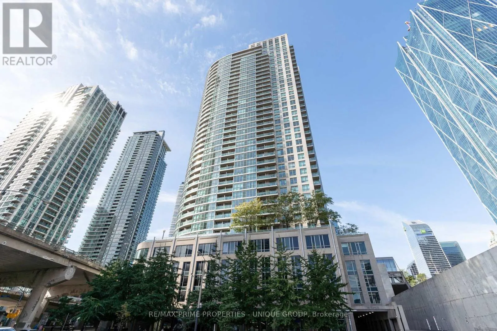 2706 - 18 YONGE STREET