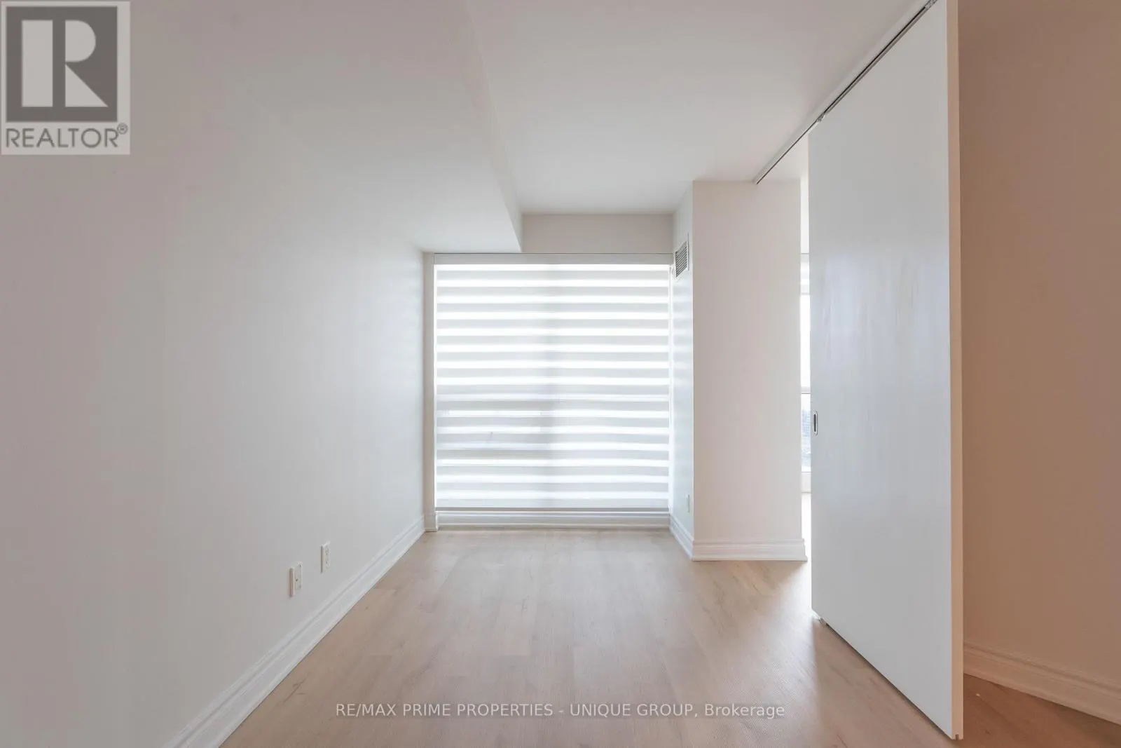 2706 - 18 YONGE STREET