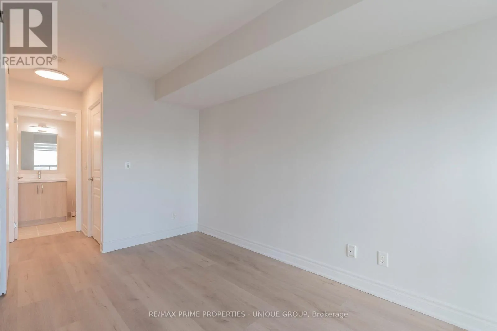 2706 - 18 YONGE STREET