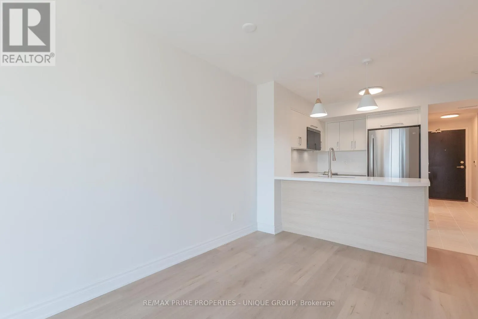 2706 - 18 YONGE STREET