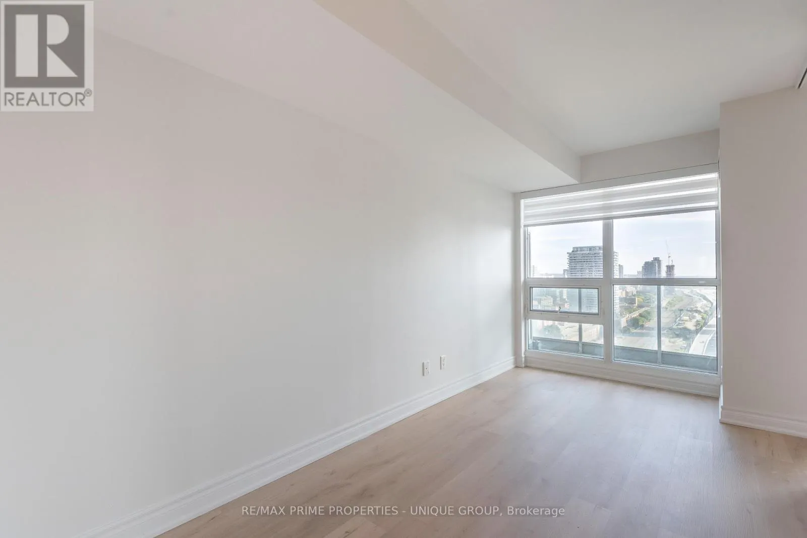 2706 - 18 YONGE STREET