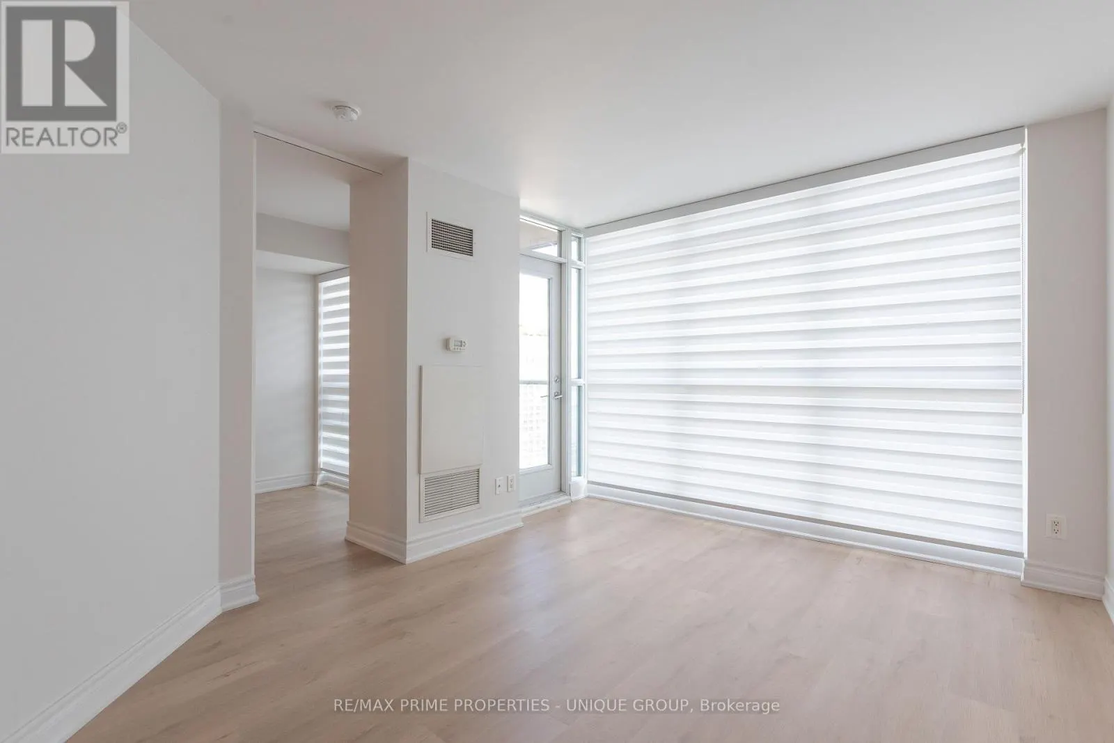 2706 - 18 YONGE STREET