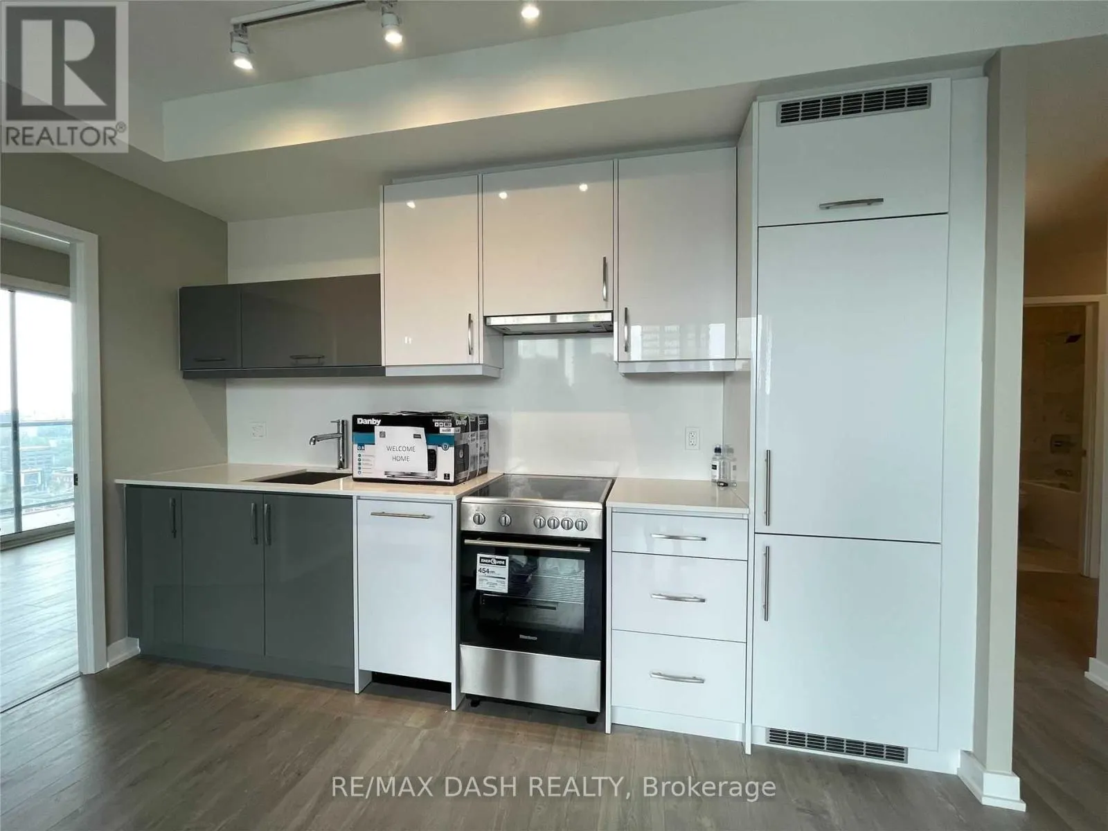 LPH01 - 181 HURON STREET