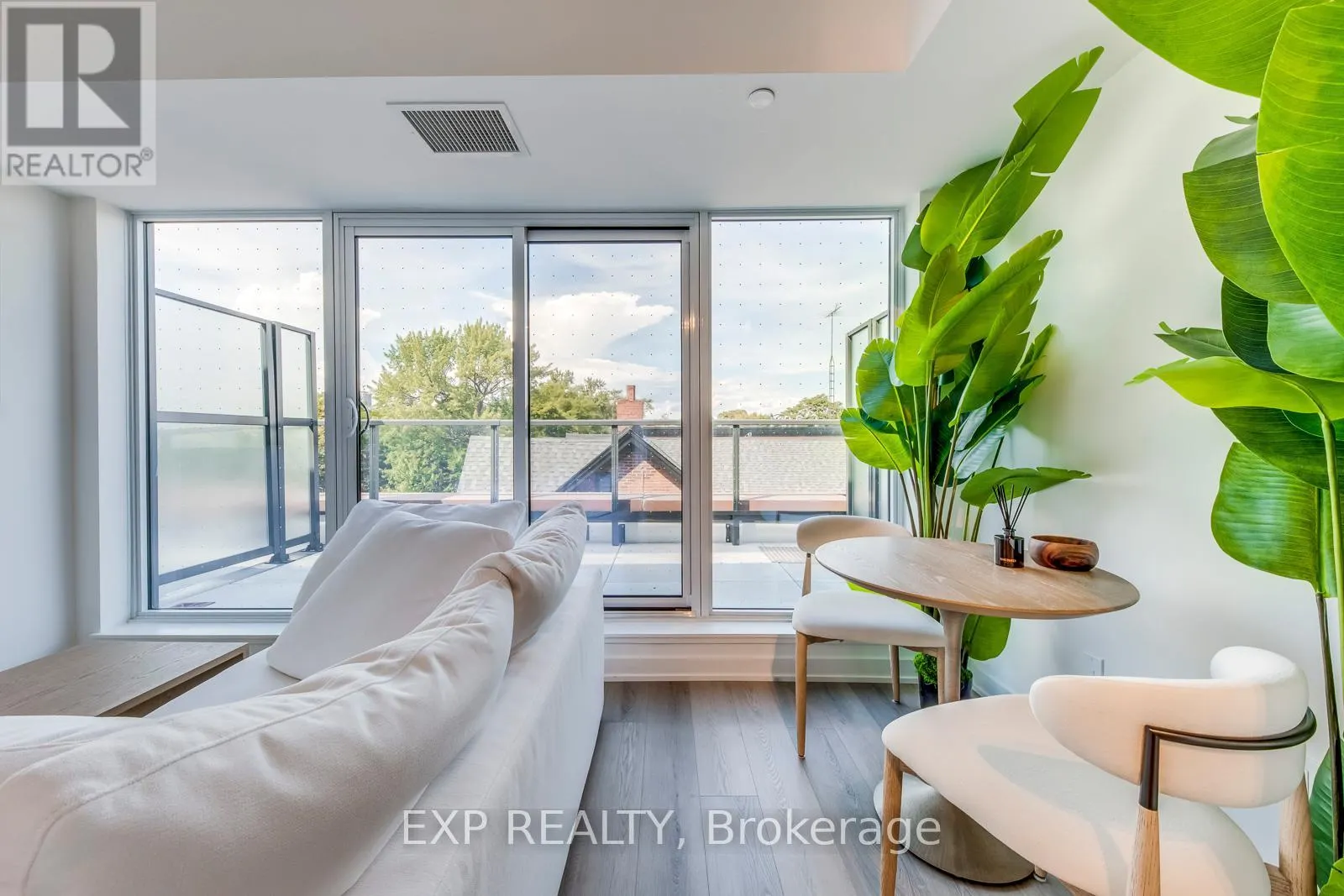 415 - 5 LAKEVIEW AVENUE