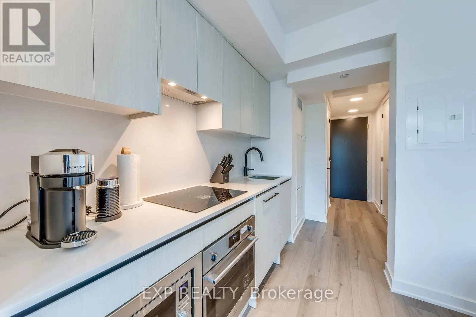 415 - 5 LAKEVIEW AVENUE