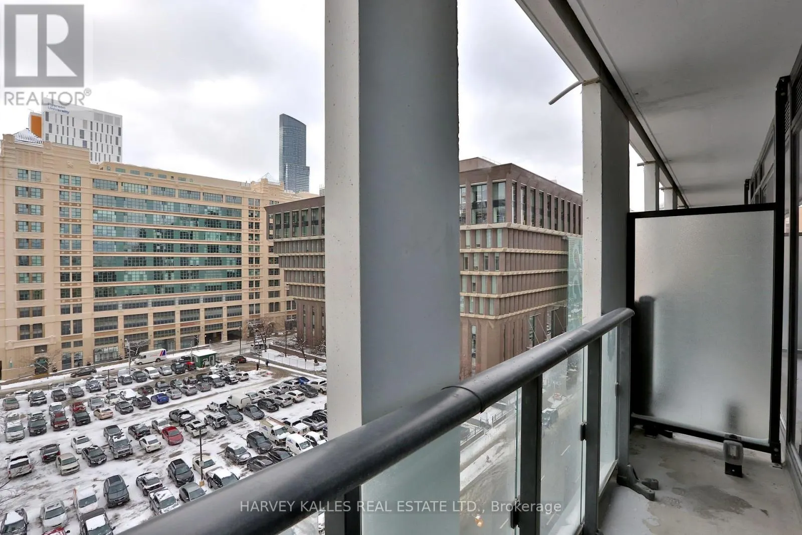 831 - 251 JARVIS STREET