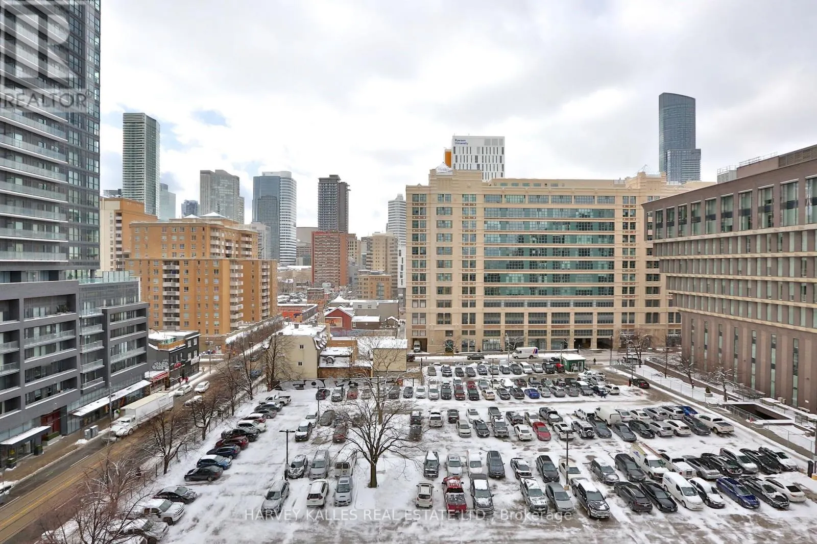 831 - 251 JARVIS STREET