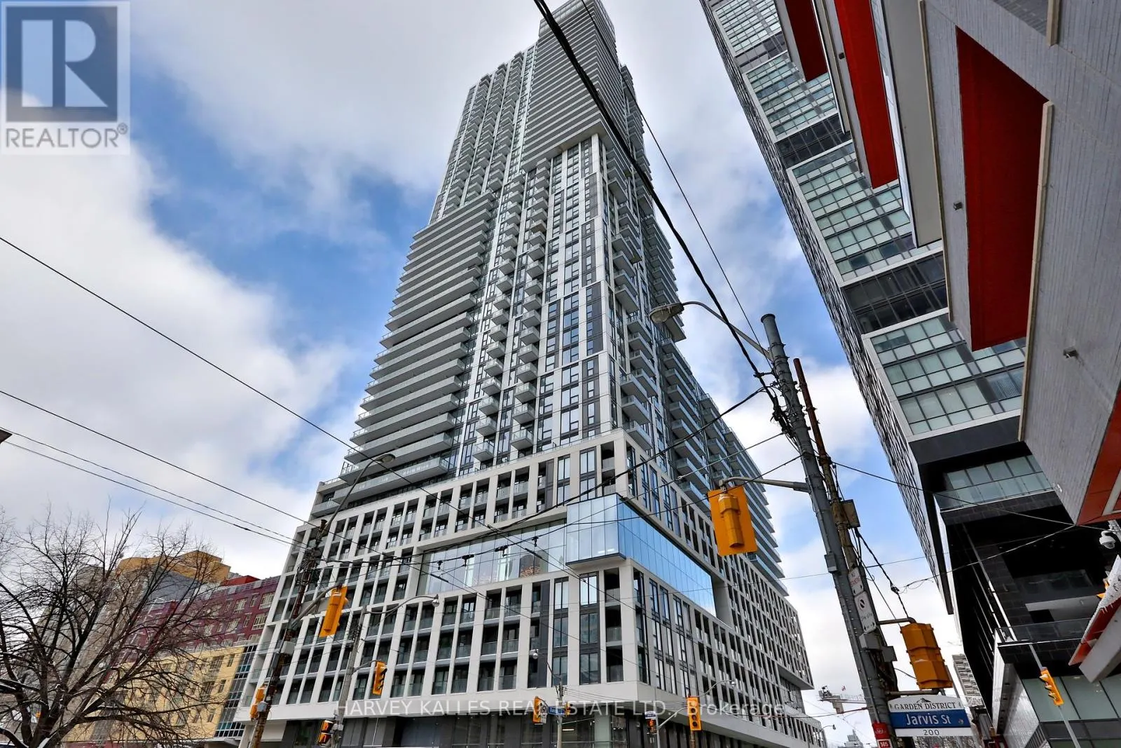 831 - 251 JARVIS STREET