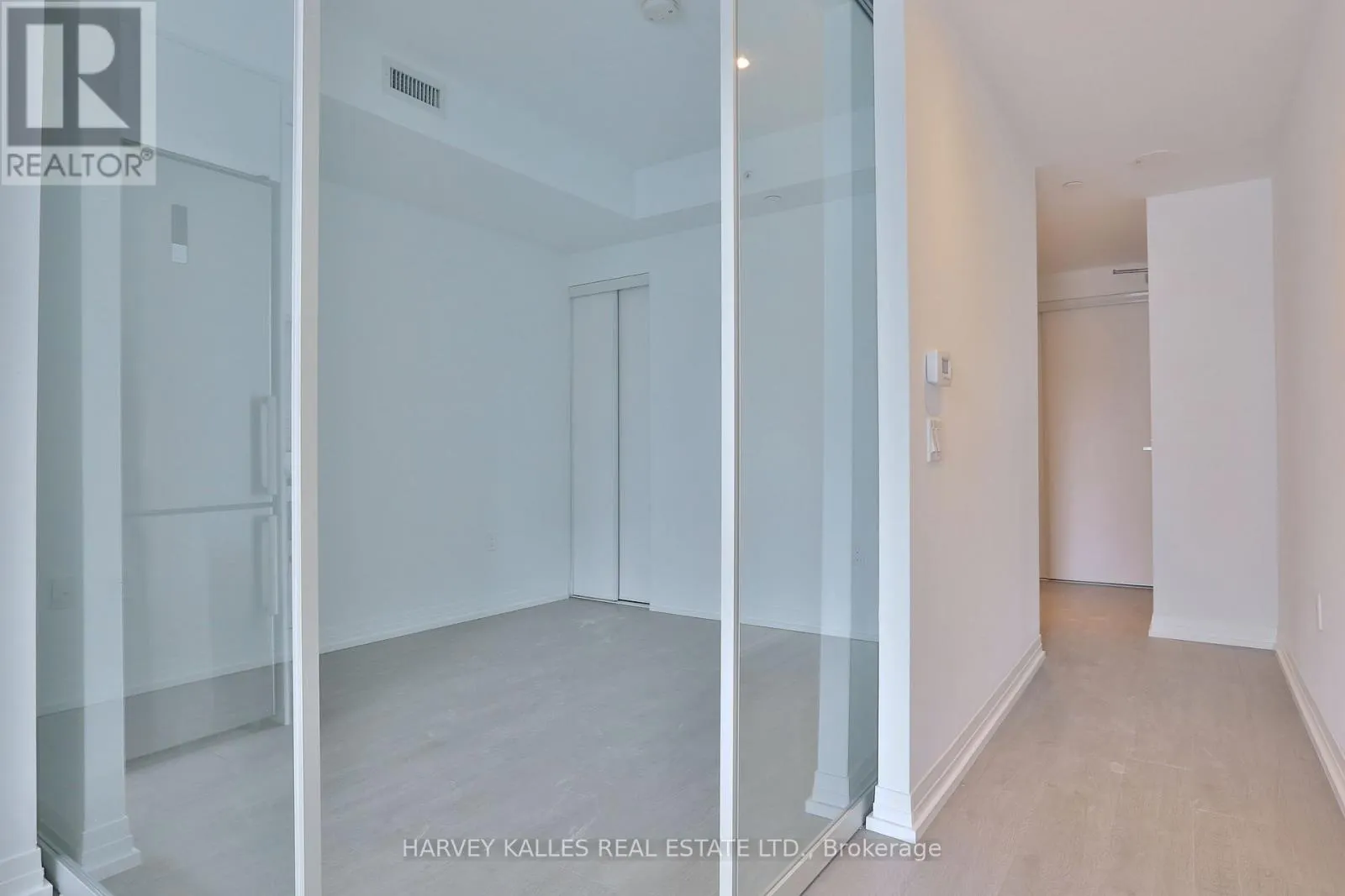 831 - 251 JARVIS STREET