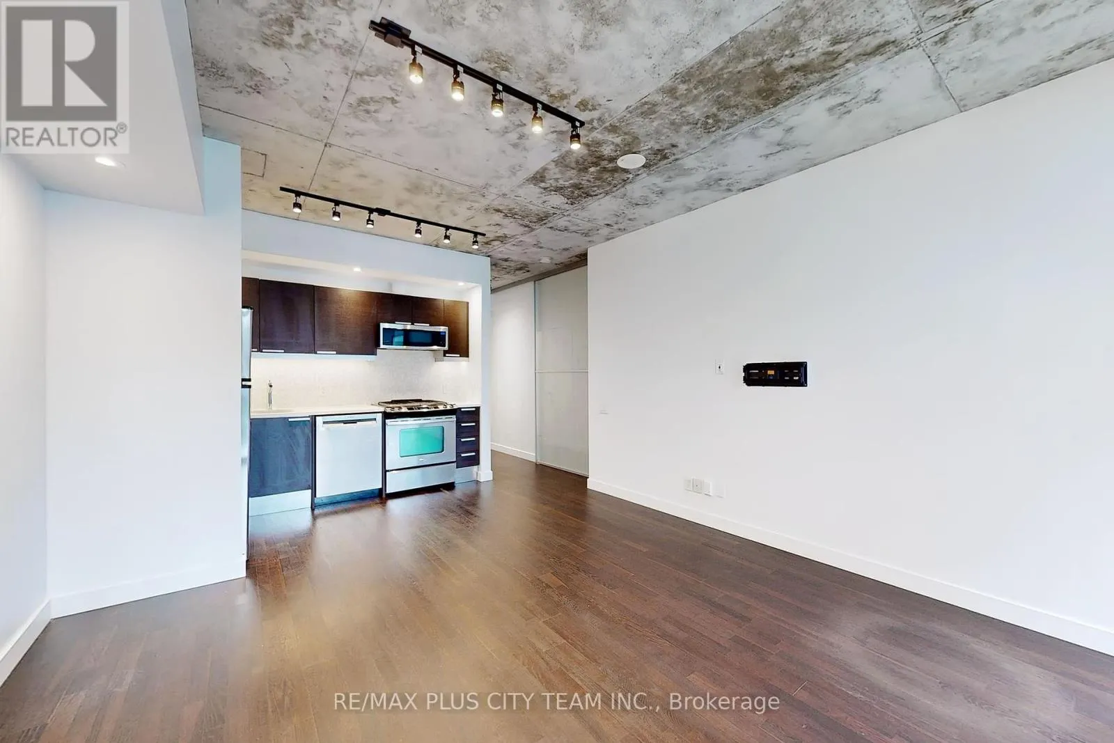 712 - 25 OXLEY STREET