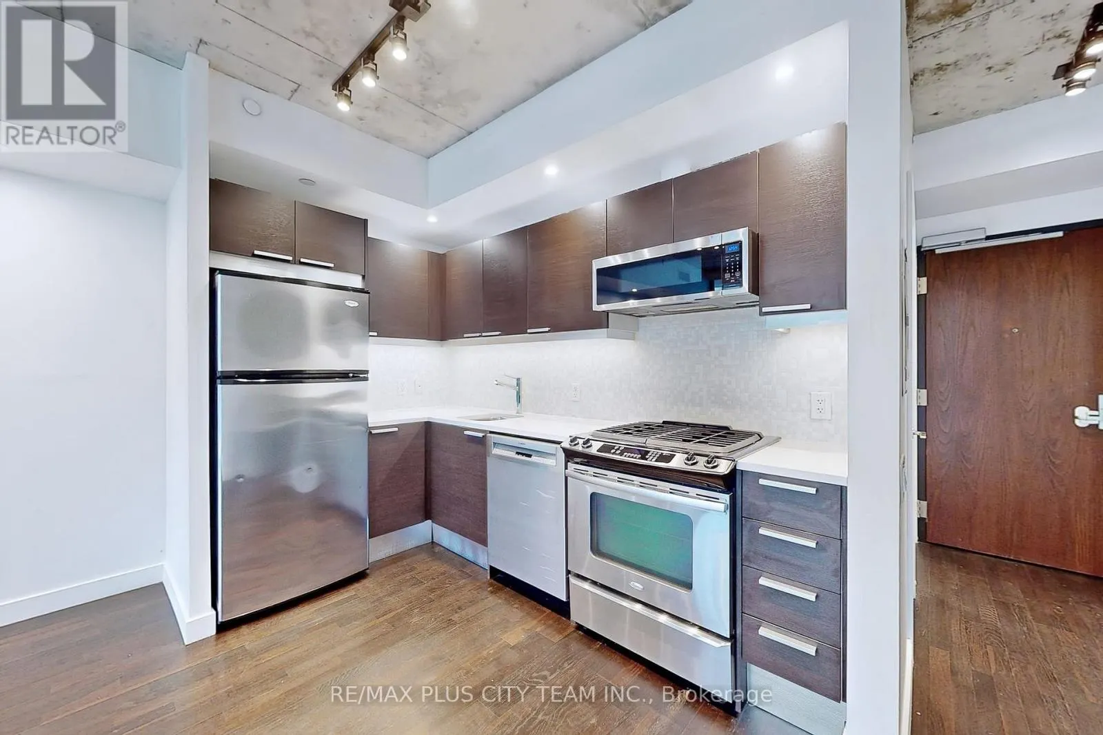 712 - 25 OXLEY STREET