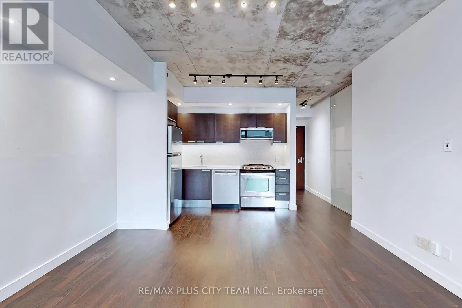 712 - 25 OXLEY STREET