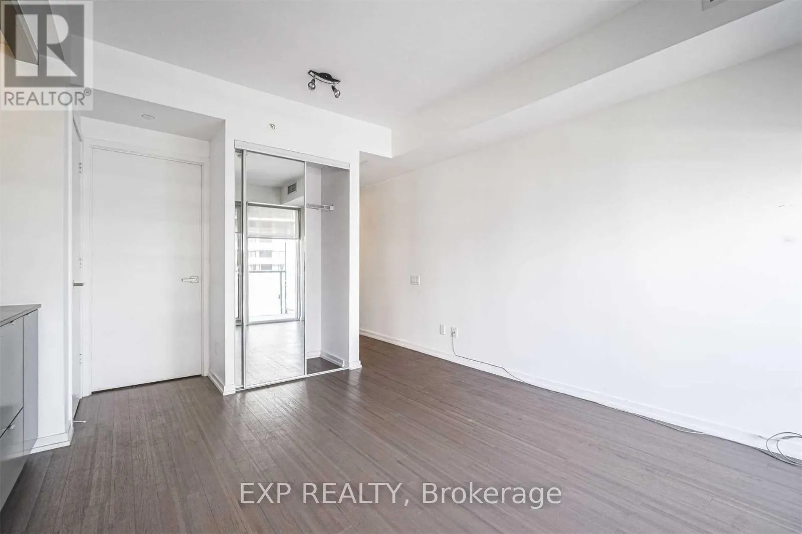 2202 - 101 PETER STREET W