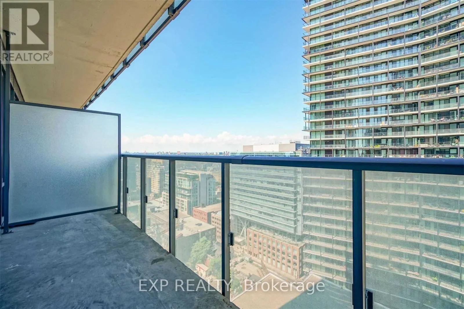 2202 - 101 PETER STREET W