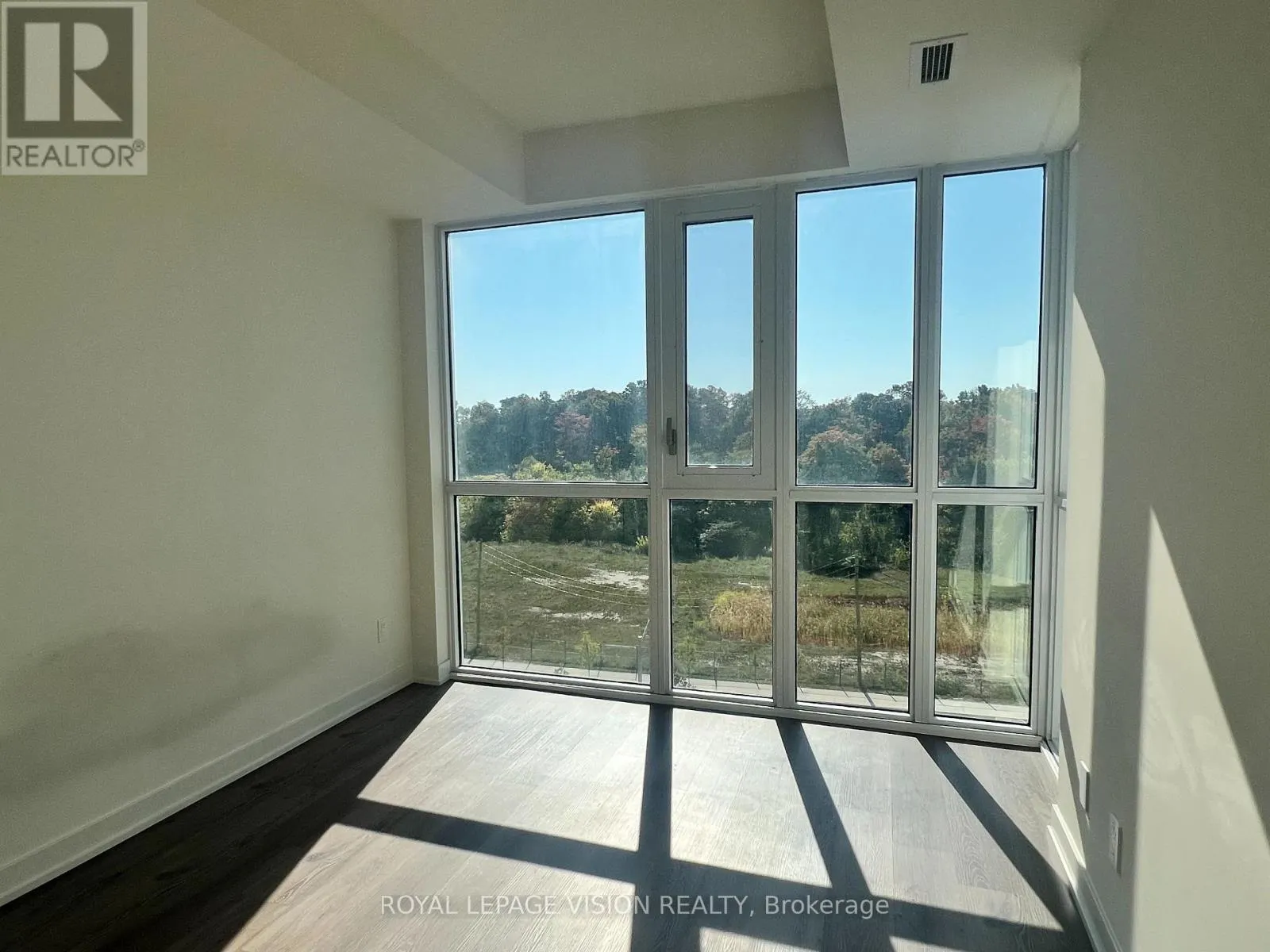 612 - 10 DEERLICK COURT