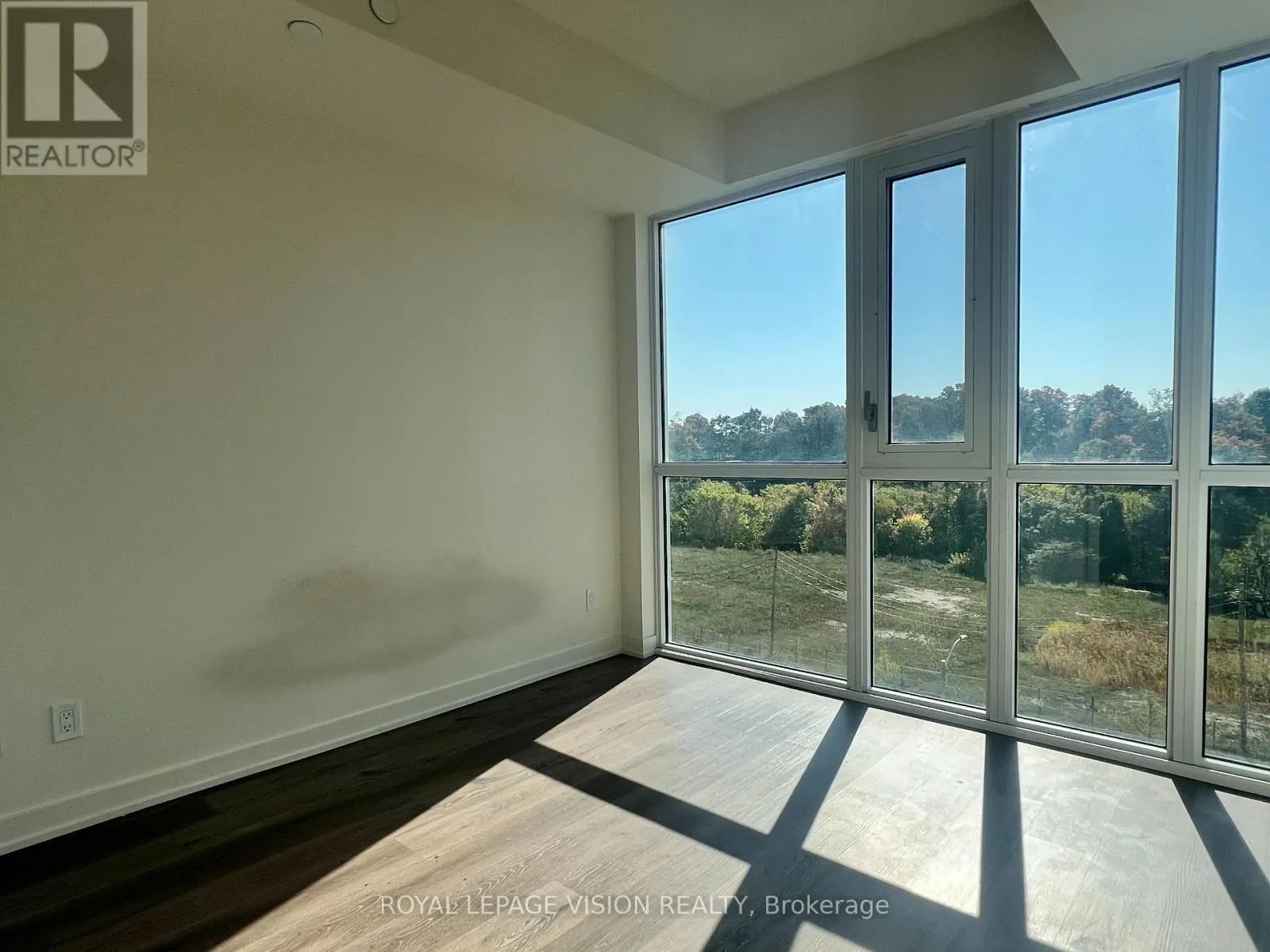 612 - 10 DEERLICK COURT