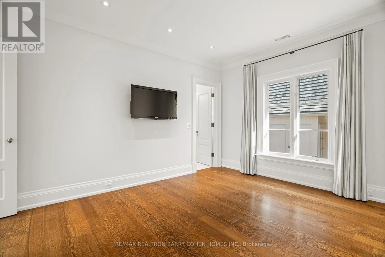 33 BLYTH HILL ROAD