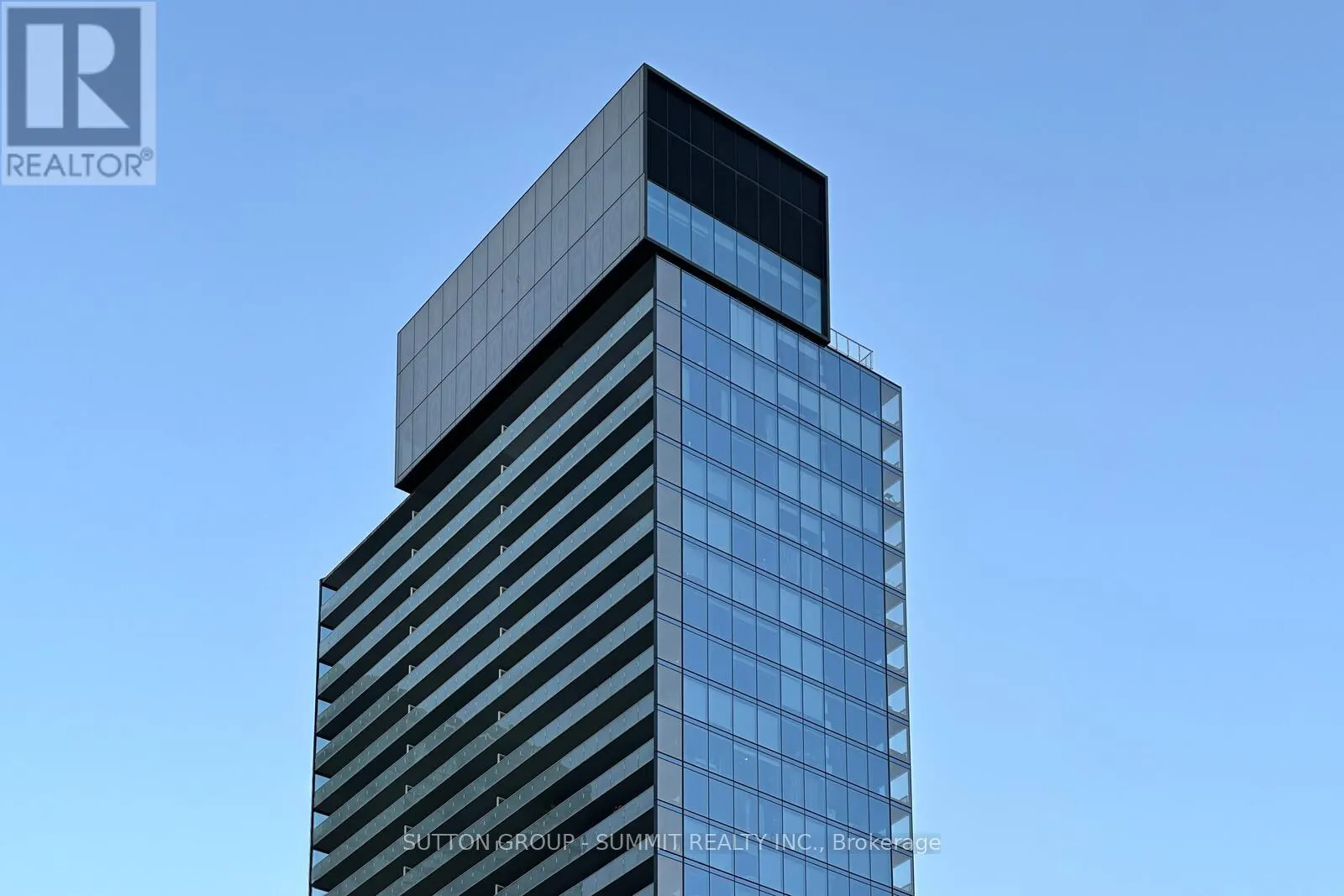 902 - 11 CHARLOTTE STREET