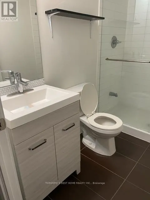 M BED - 422 LAKE SHORE BOULEVARD W
