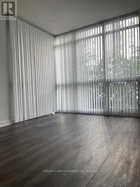 M BED - 422 LAKE SHORE BOULEVARD W
