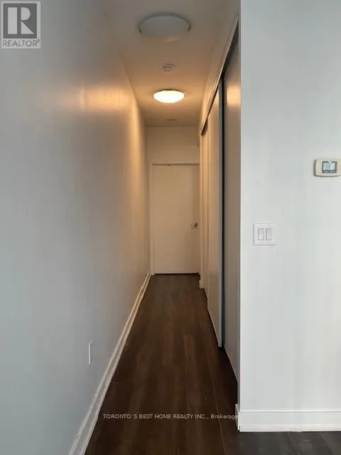 M BED - 422 LAKE SHORE BOULEVARD W