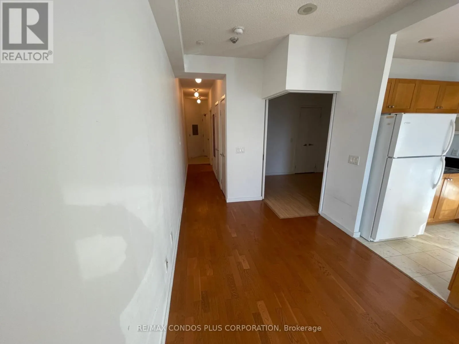 2504 - 8 YORK STREET