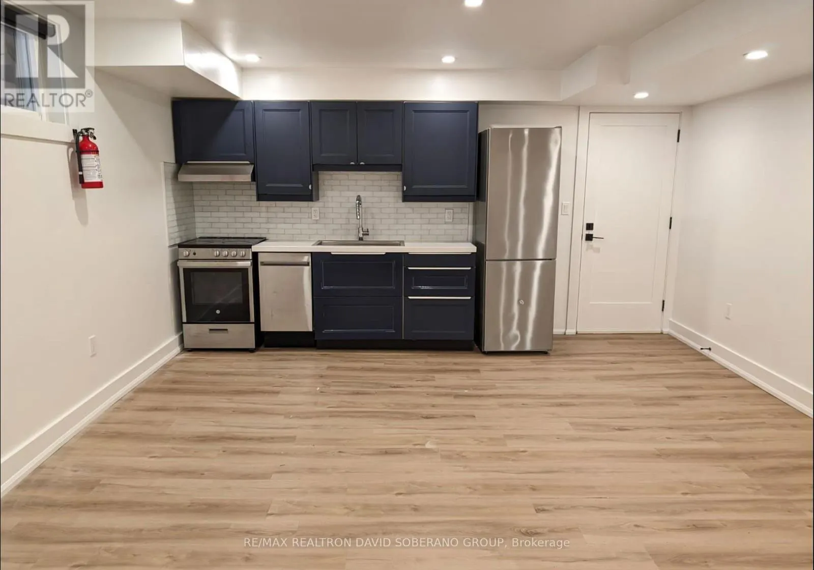 BSMT - 822 SHEPPARD AVENUE W