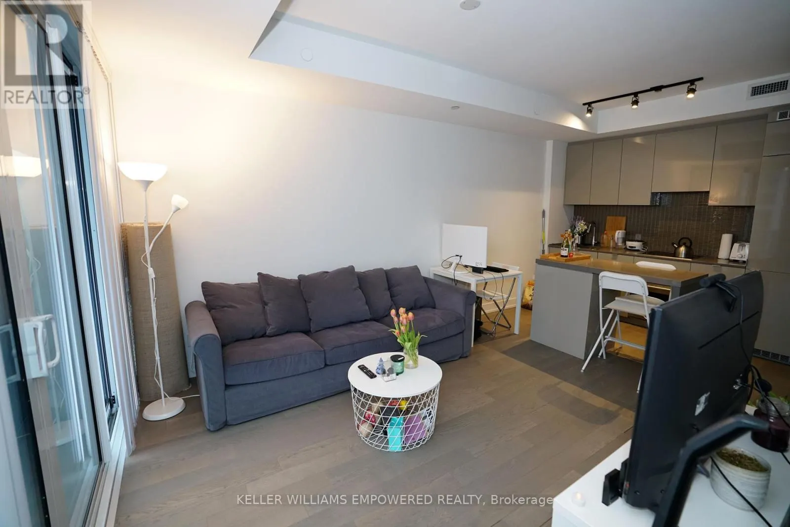 2109 - 7 GRENVILLE STREET