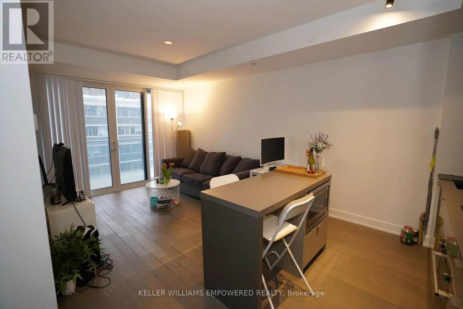 2109 - 7 GRENVILLE STREET