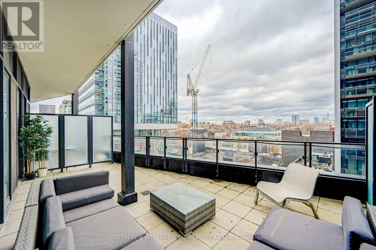 506 - 125 PETER STREET